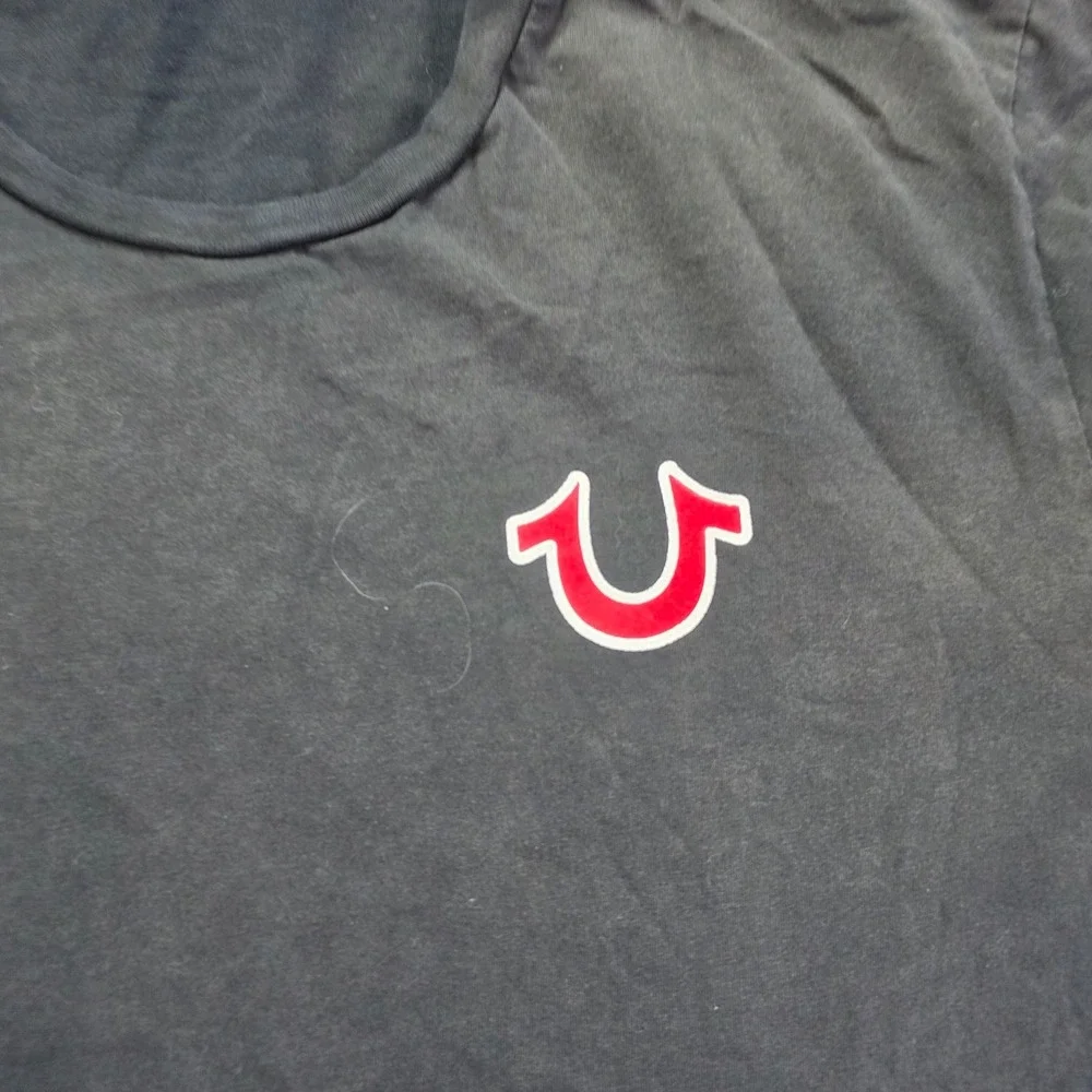 True Religion Shirt Mens XL Black Red Short Sleeve Horseshoe Logo Graphic Tee